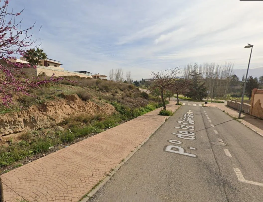 Gran parcela urbana junto al golf