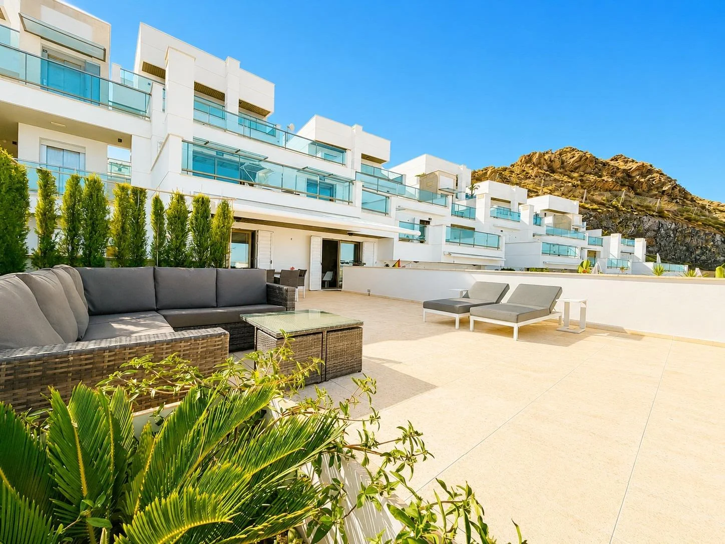 Apartamento golfista con terraza de 75 m²