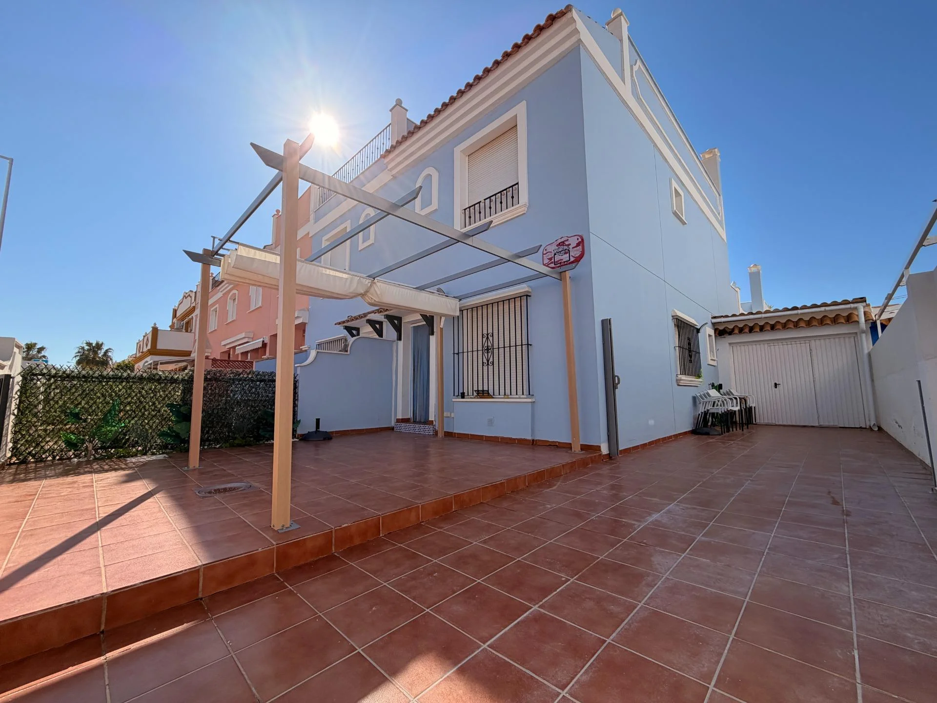 Dúplex con vistas al mar y piscina comunitaria