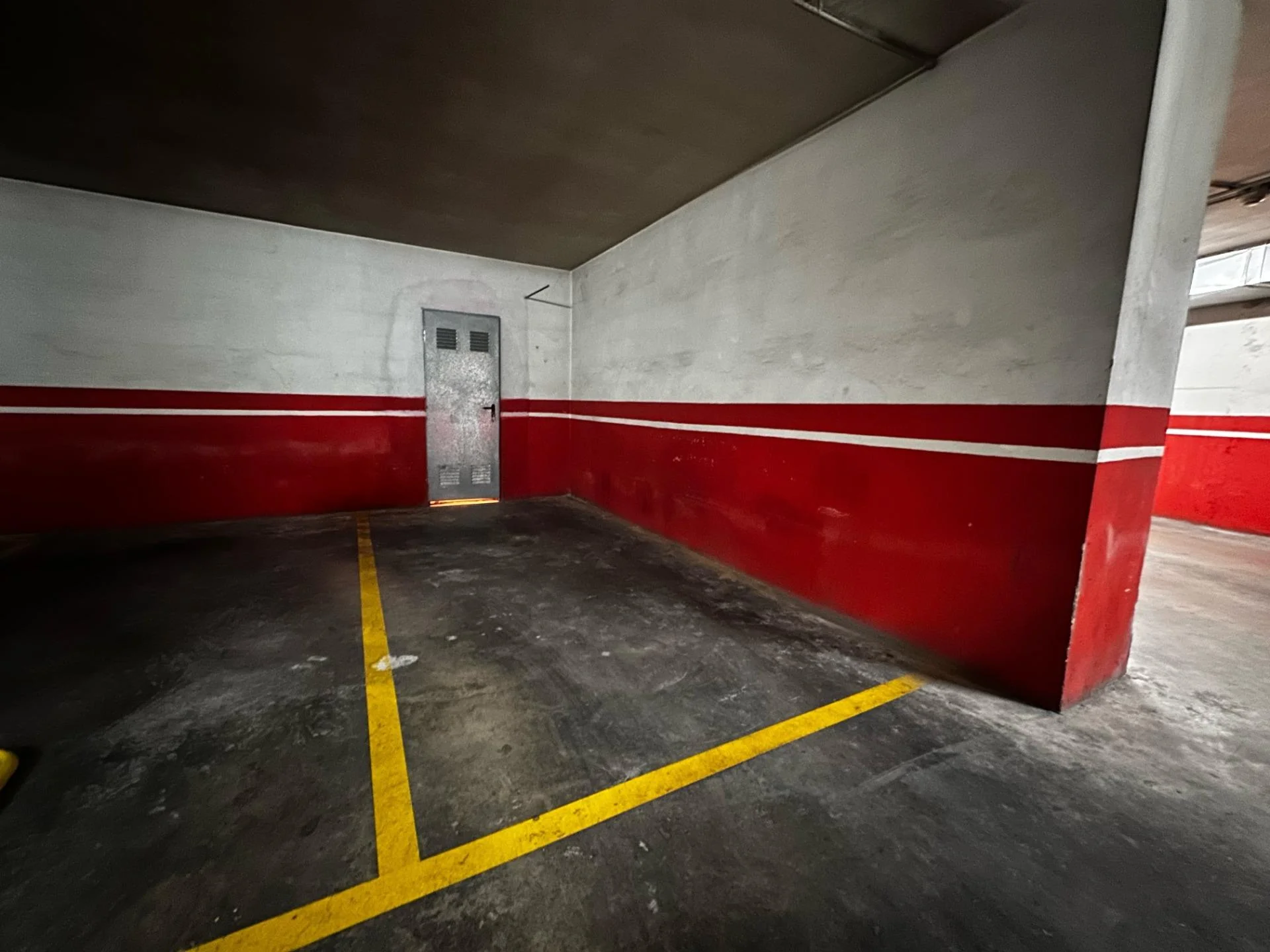 Car garage with storage in Águilas