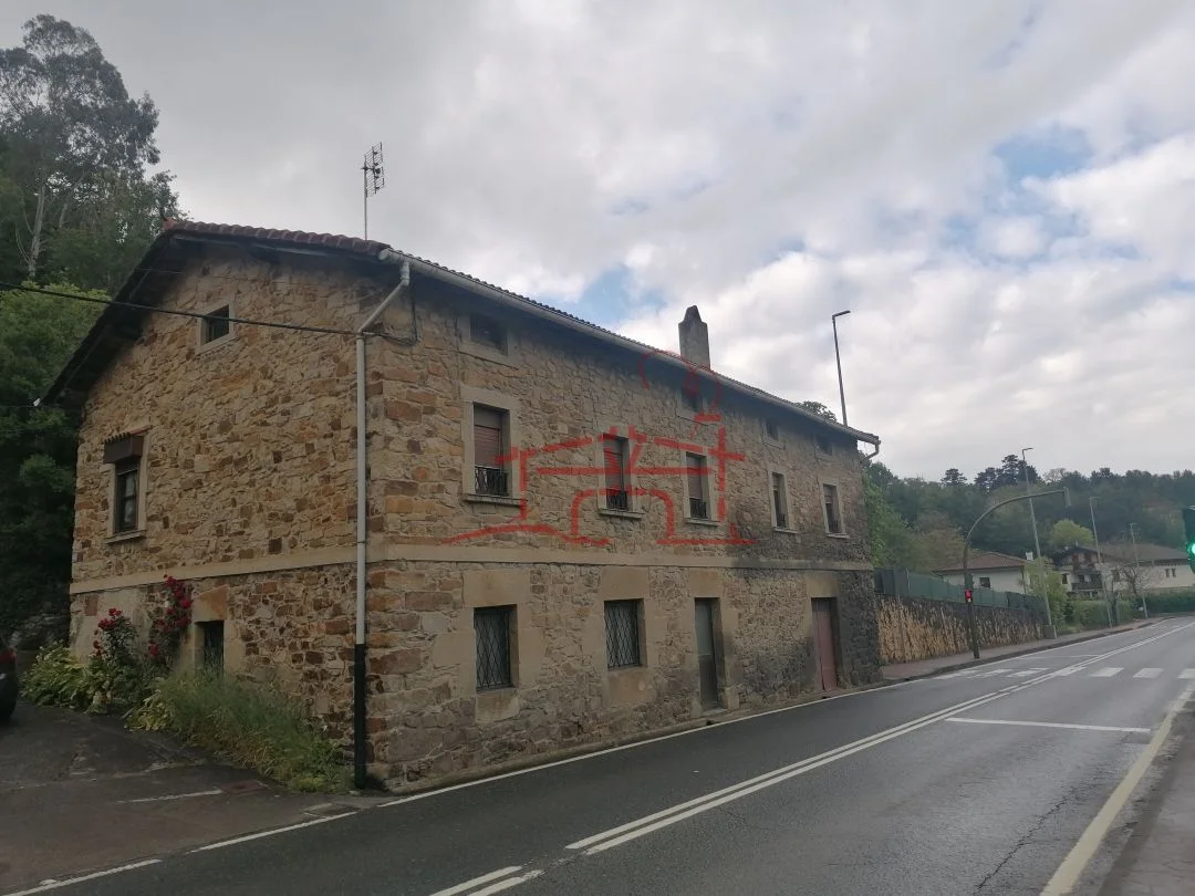 Renovation house with orchard in Izurtza