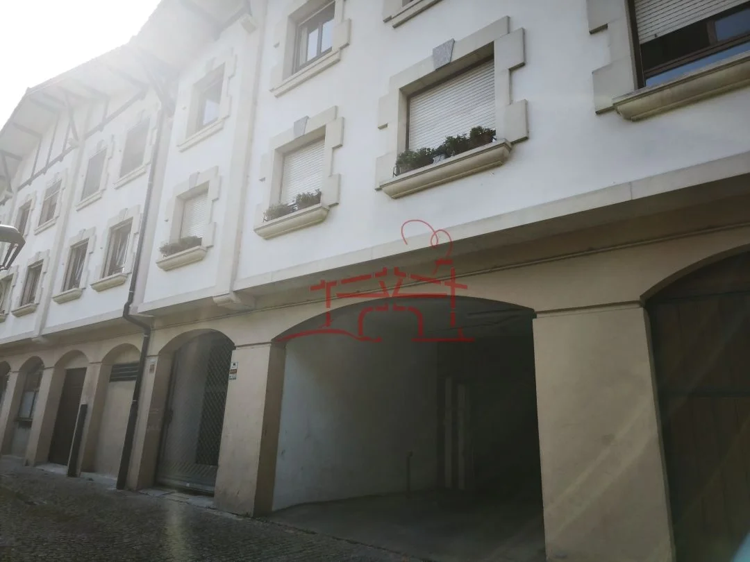 15 m² garage with storage room