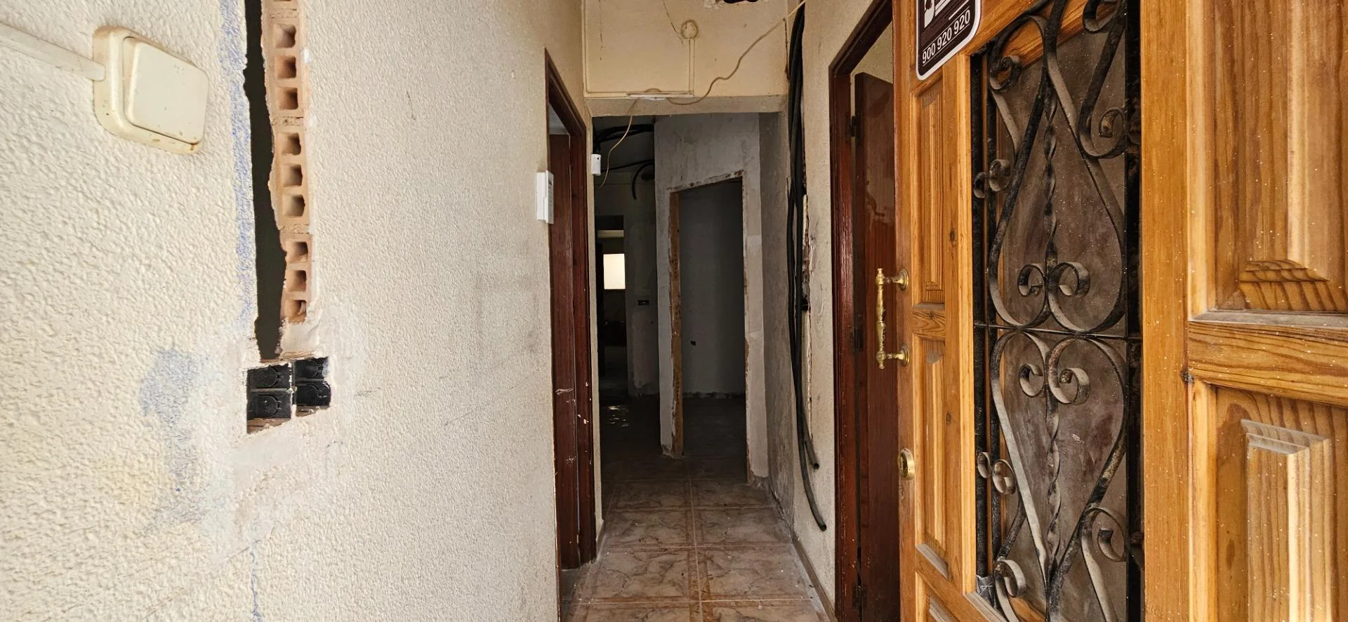 Ground-floor flat with renovation upside