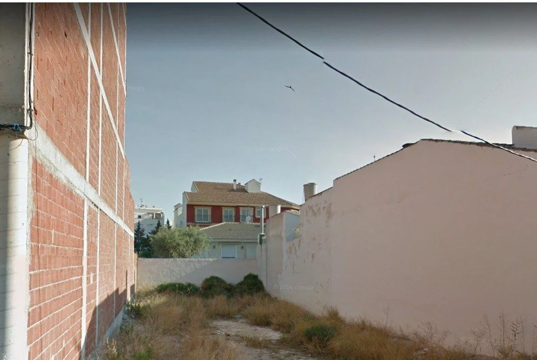 Solar bien ubicado de 300 m² en Ceutí
