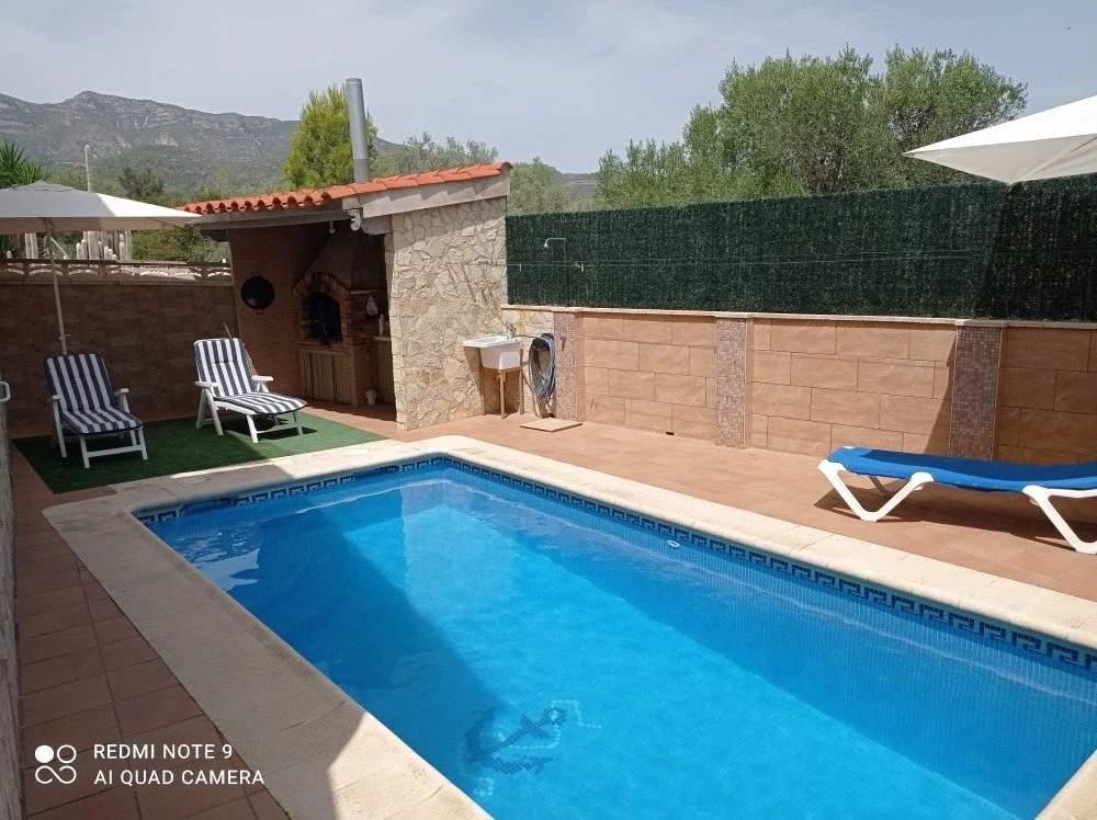 Chalet costero con piscina privada