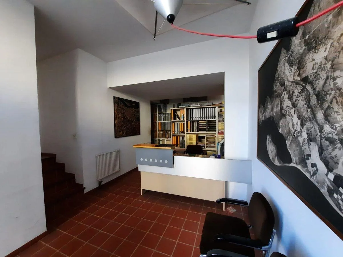 Local esquinero en Amposta, 125 m²