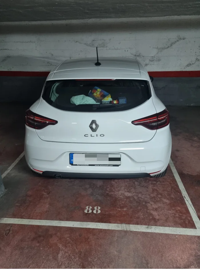 Central Torredembarra garage parking space