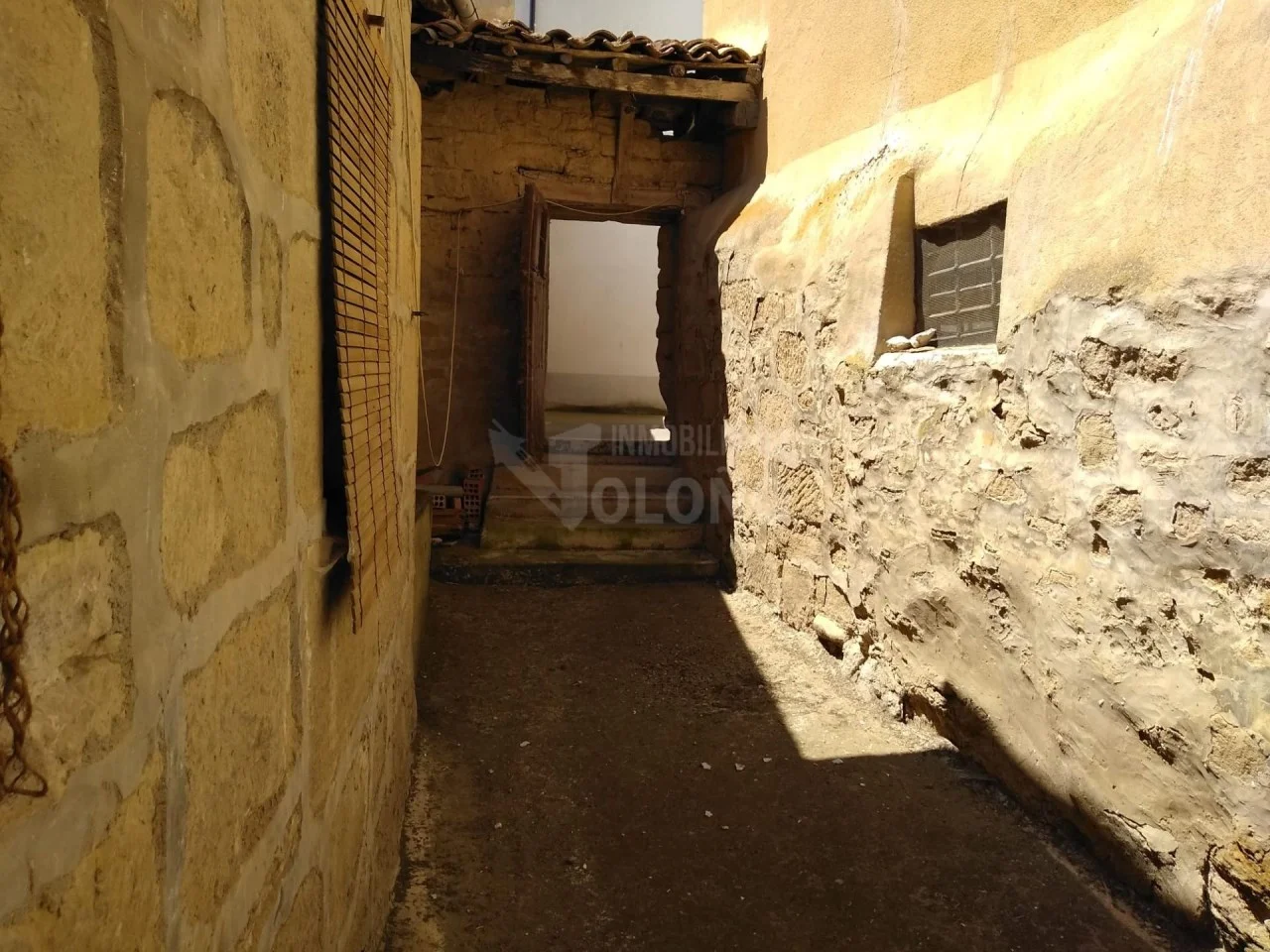 Casa reformable en Treviana con ático