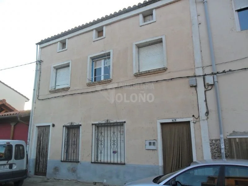 Four-bedroom renovation house in Herramélluri