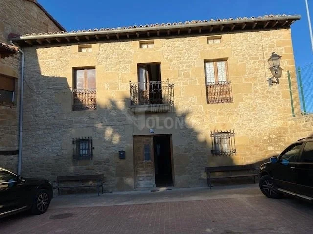 Casa para reformar en Leza, seis habitaciones