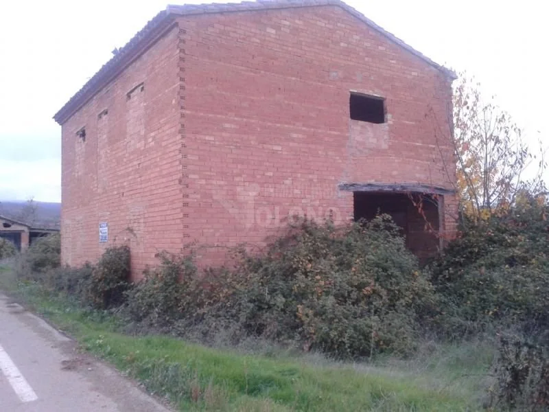 Parcela para siete adosados en Villar de Torre