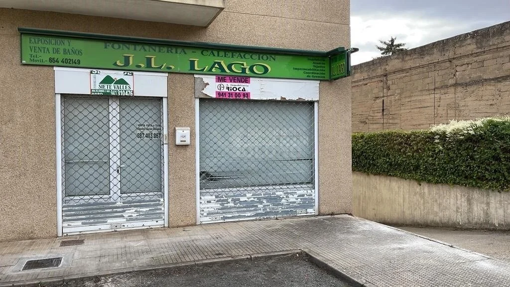 Commercial premises beside main road