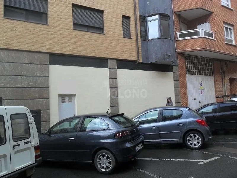 Furnished commercial unit in Haro