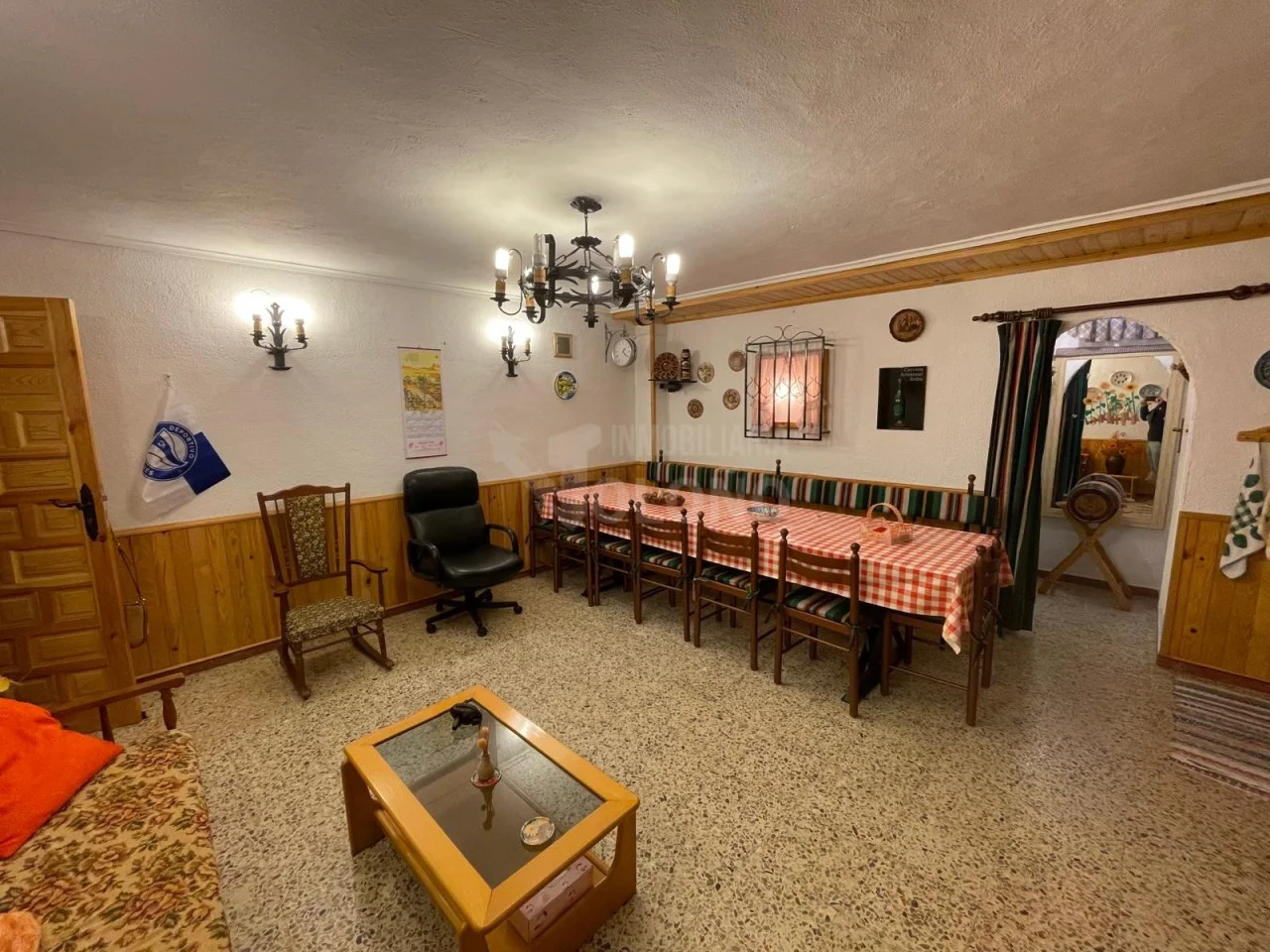 Basement hospitality unit in Labastida