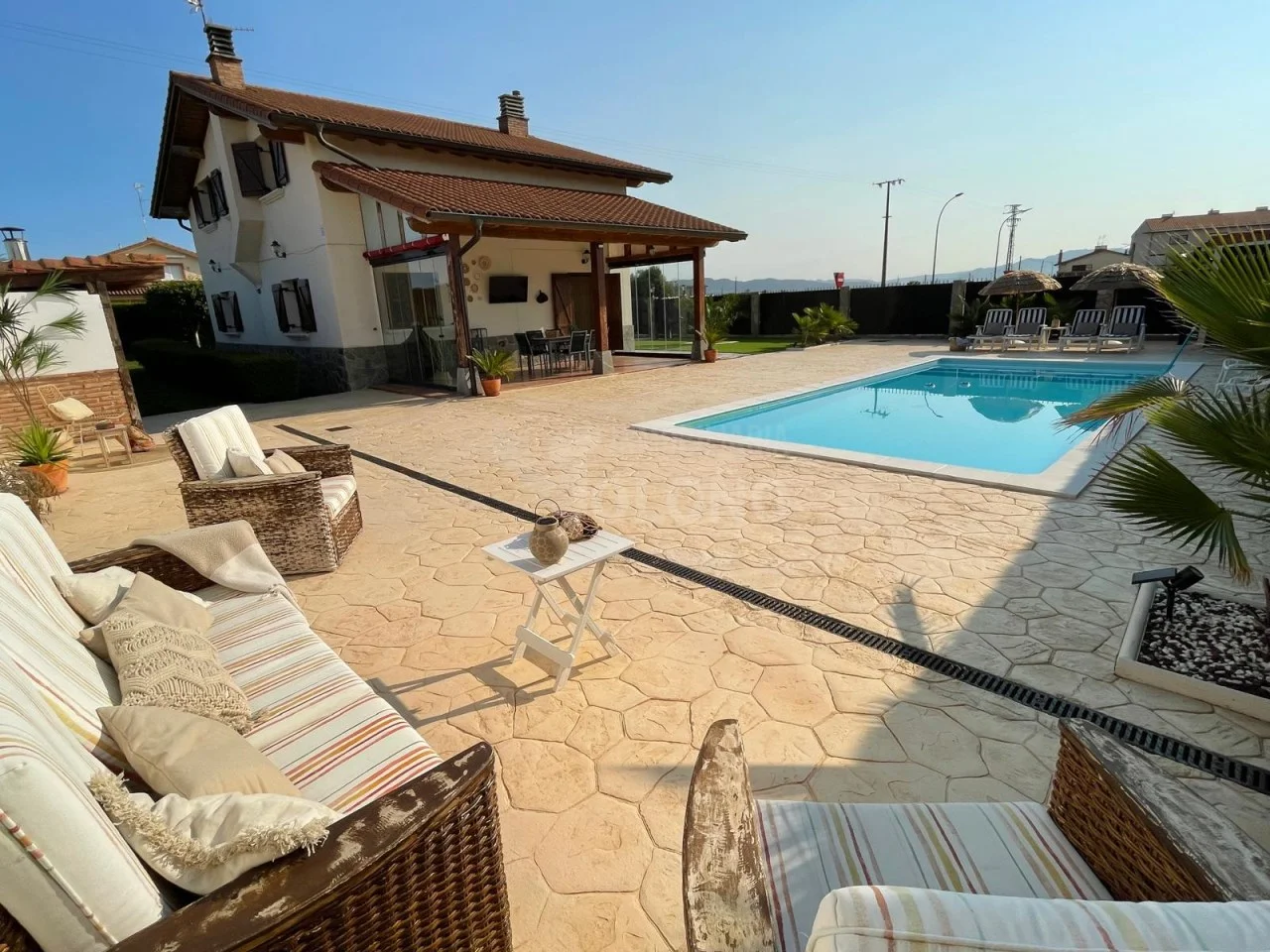 Private-pool chalet near Haro, six bedrooms
