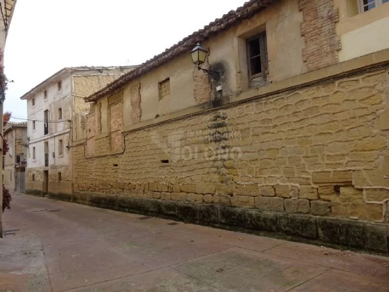 Solar urbano con potencial de demolición