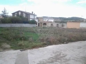 Parcela urbana con bodega de 940 m²