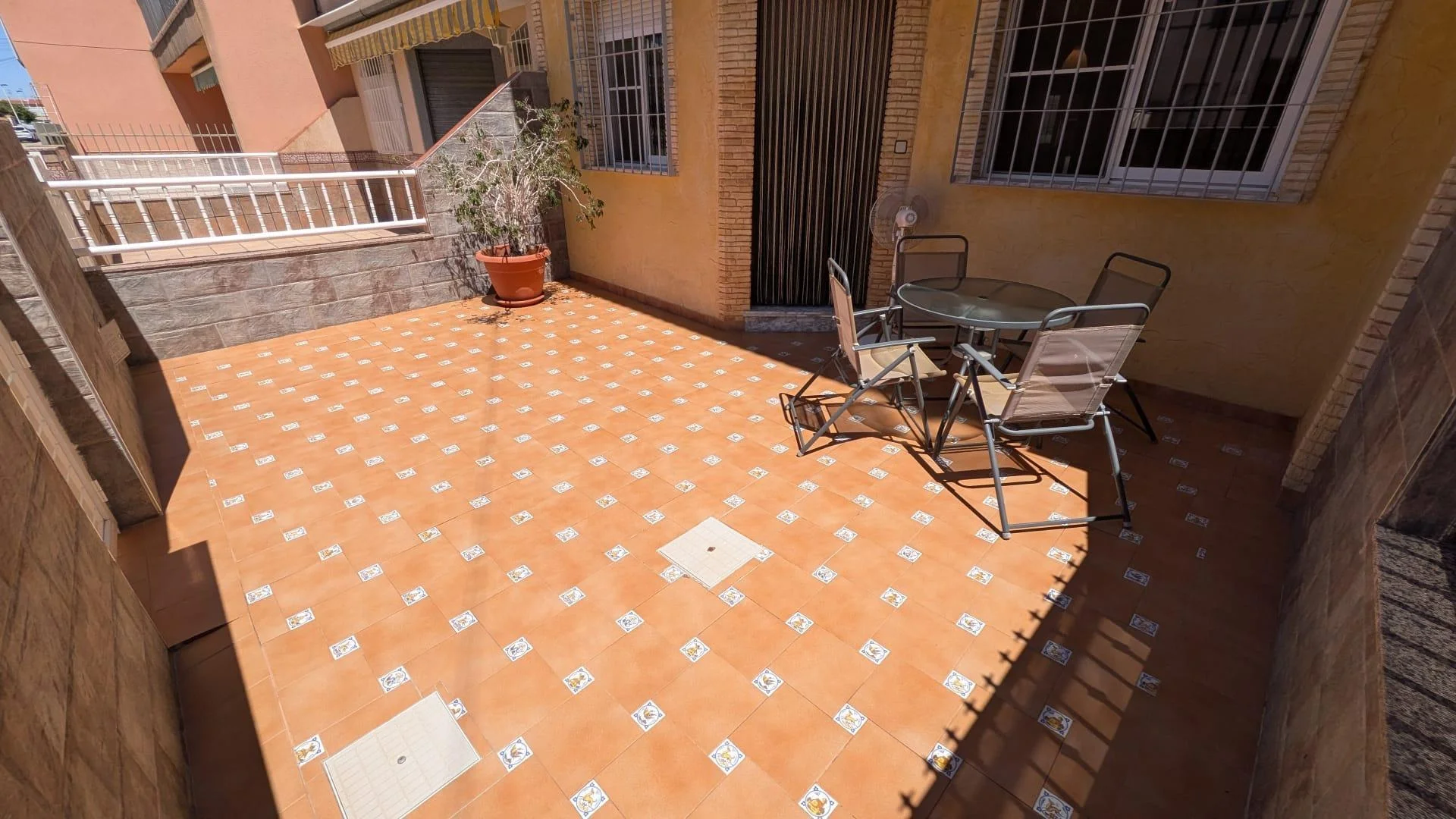 Five-bedroom townhouse near La Puntica