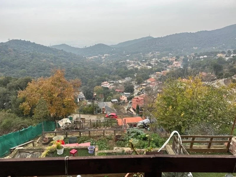 Terreno no urbanizable con casa en Vallensana