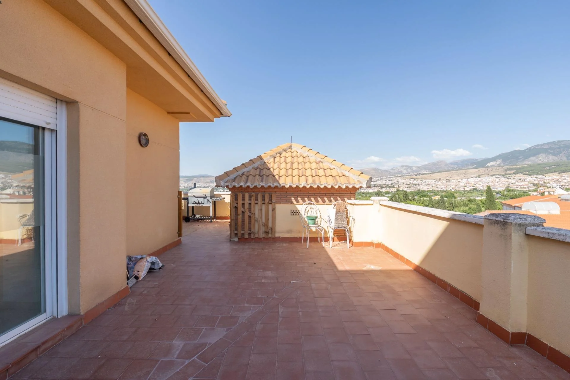Renovation penthouse in Ogijares, 3 bedrooms