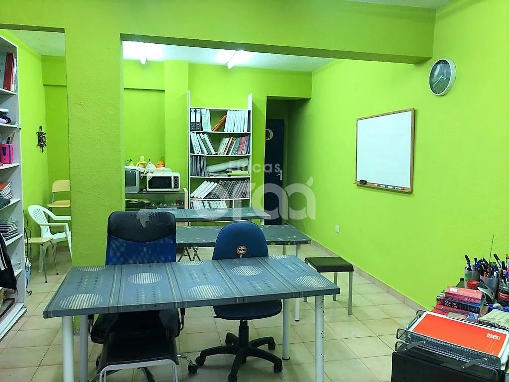 Patronato commercial unit, 37 m²