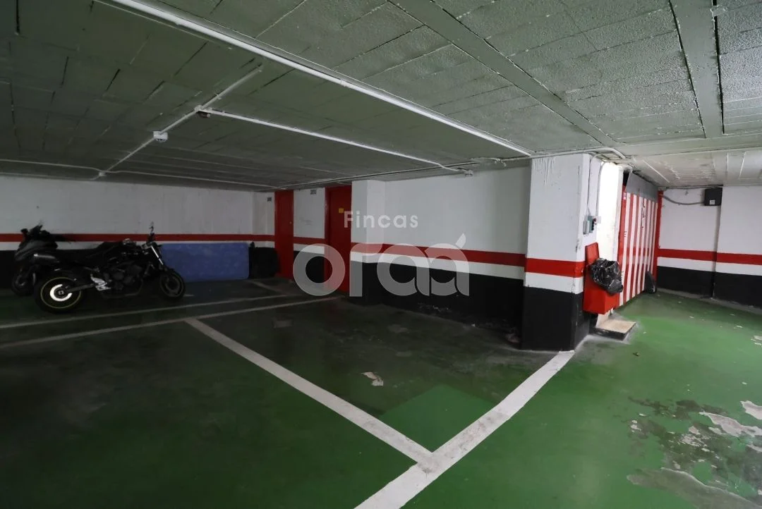 Plaza de garaje céntrica para coche pequeño
