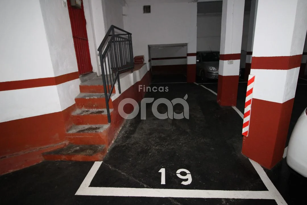 Small-car parking space, Gabriel Aresti
