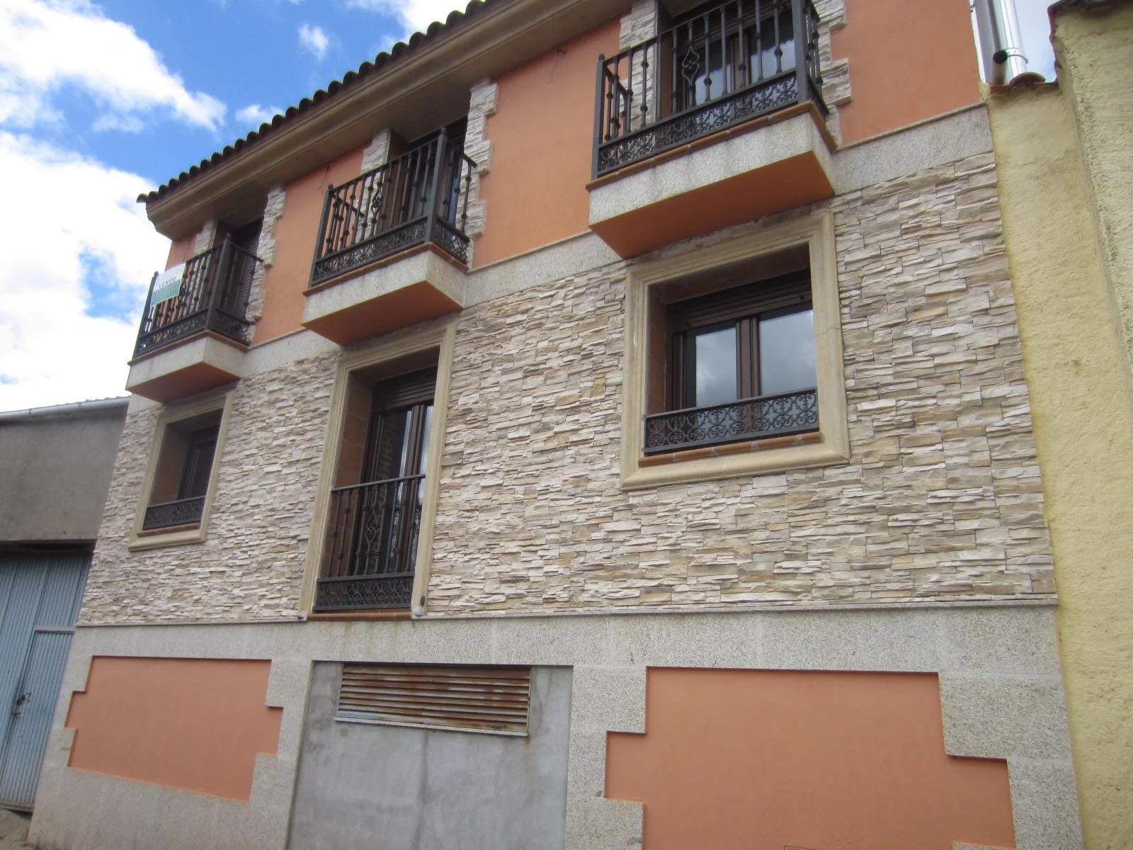 Furnished rural house in El Cabaco