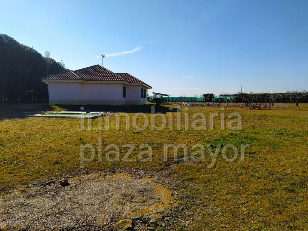 Rustic chalet with 5,100 m² plot