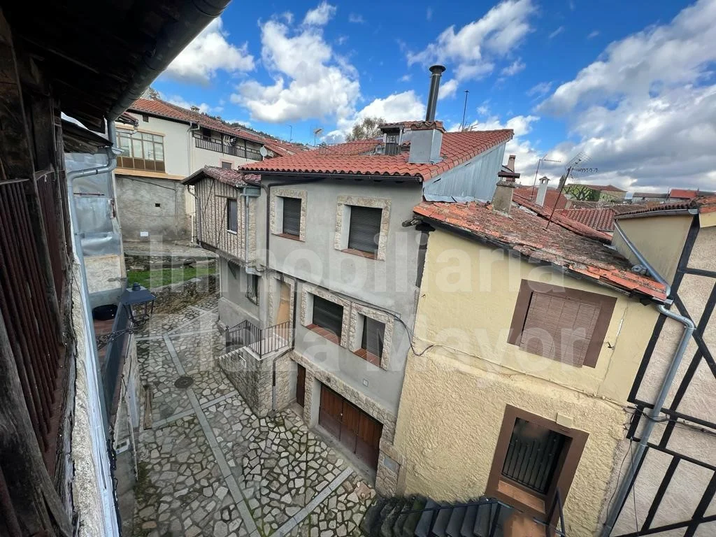 Casa de pueblo para reformar, un dormitorio