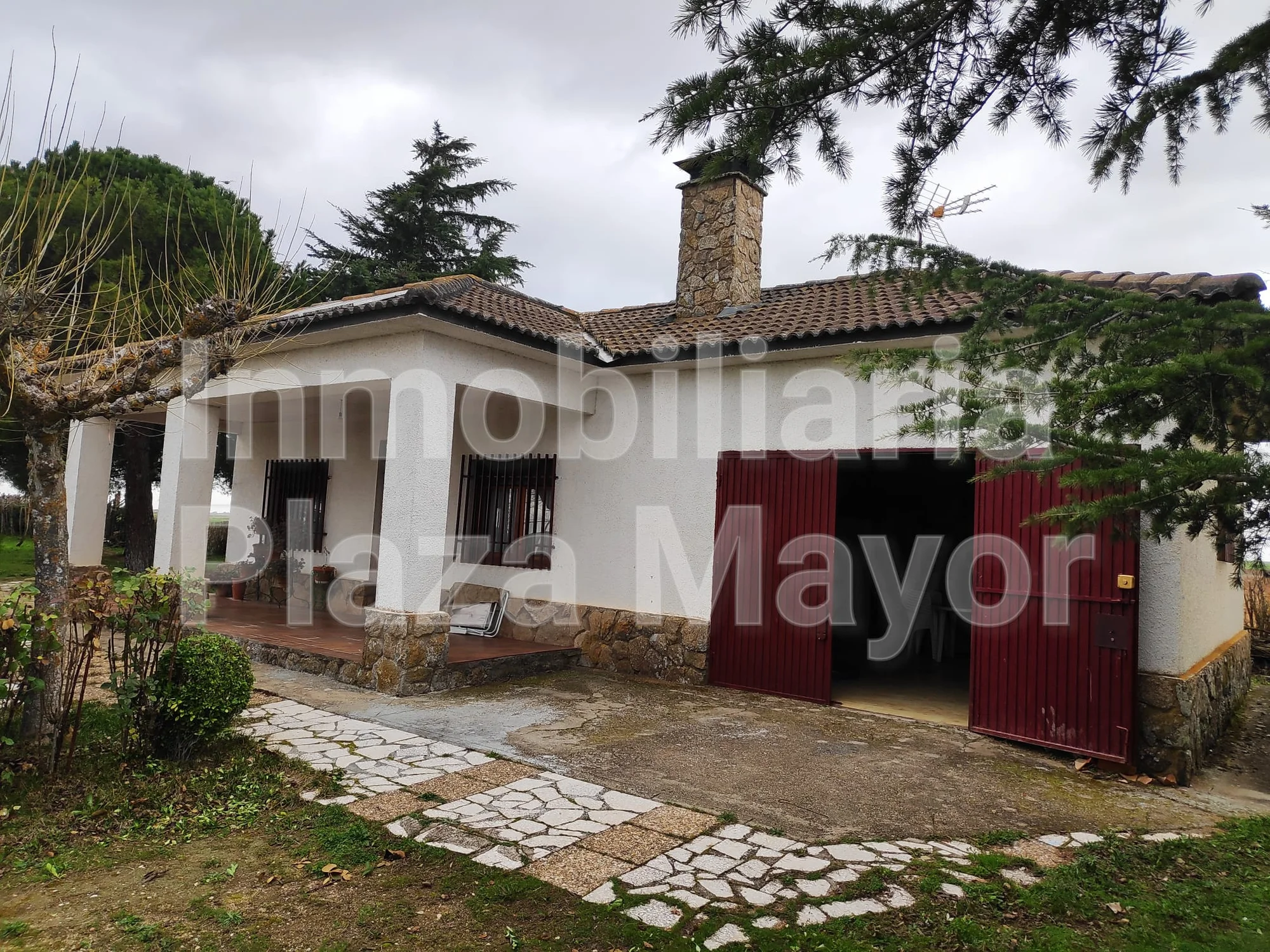 Parcela rústica con refugio rural