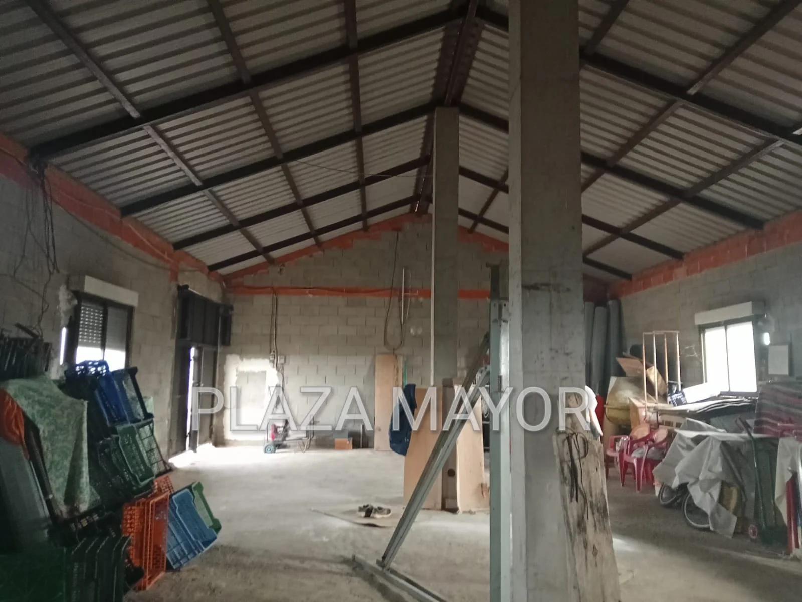 Rural nave with 1,000 m² plot