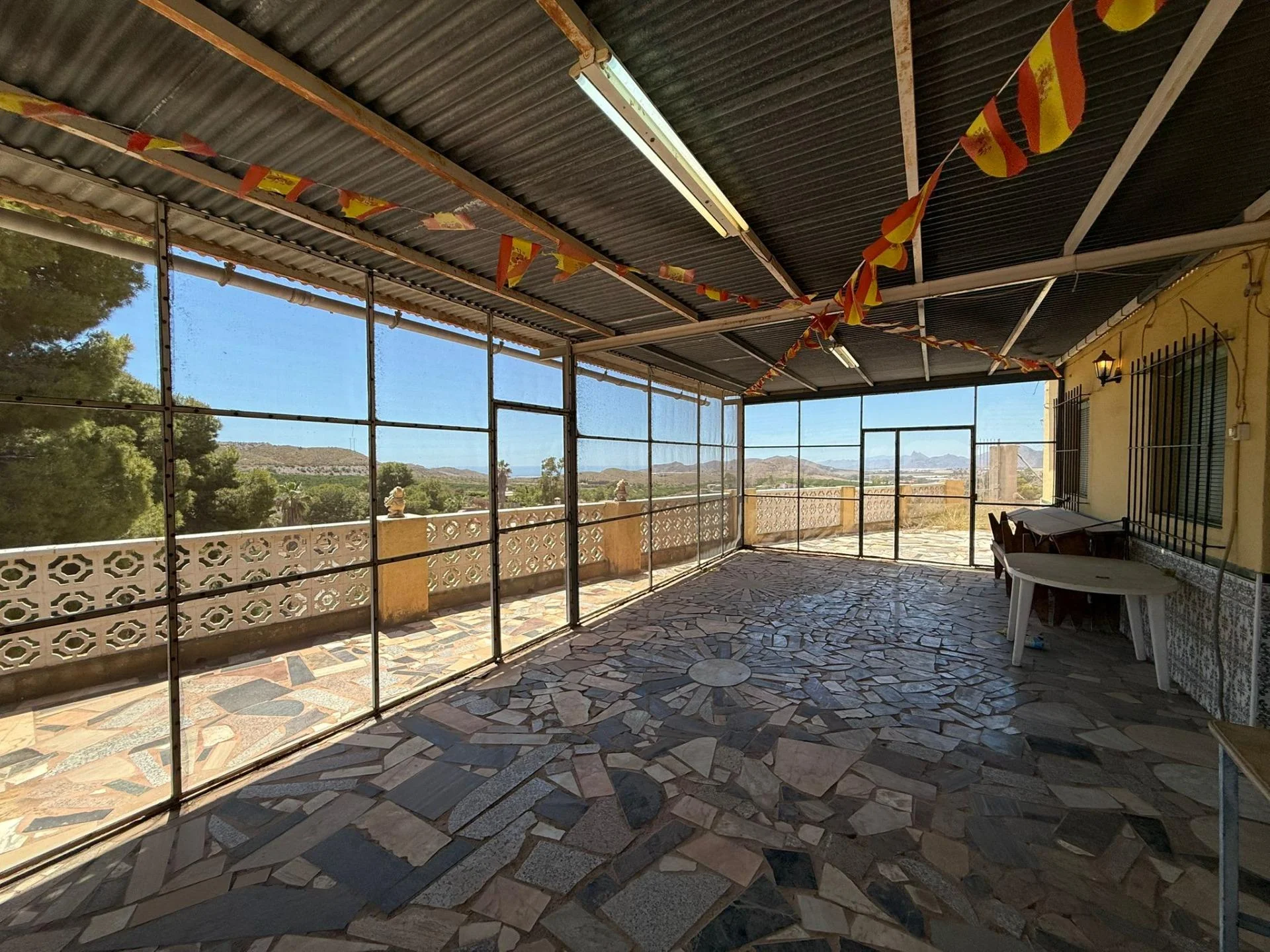 Casa de campo reformada con vistas al mar
