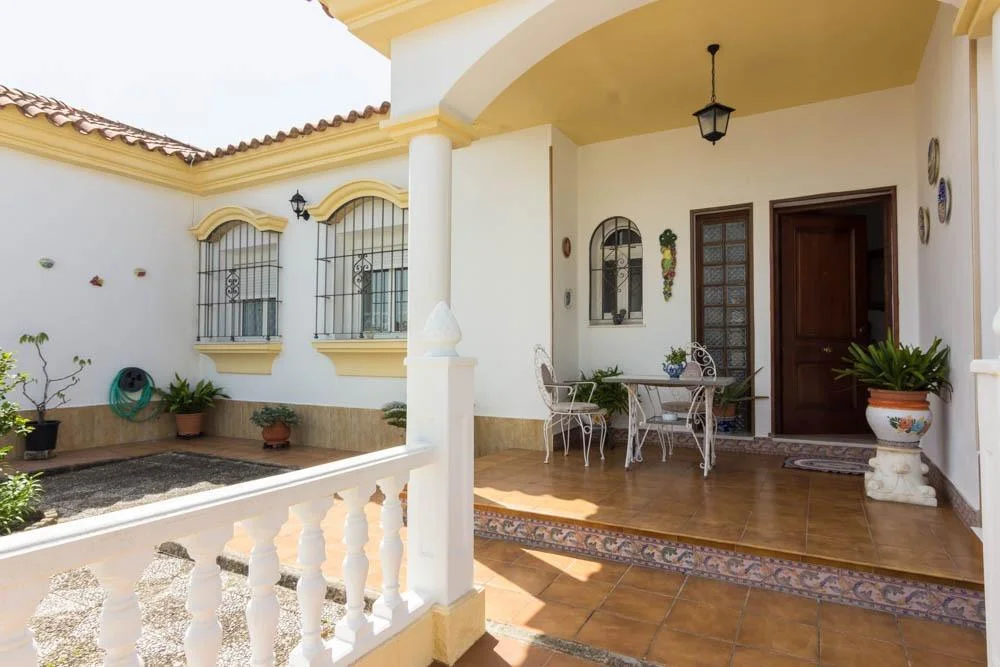 Detached chalet with guest apartment