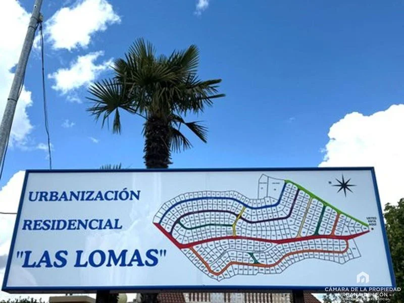 Urbanized 670 m² plot in Valdefresno
