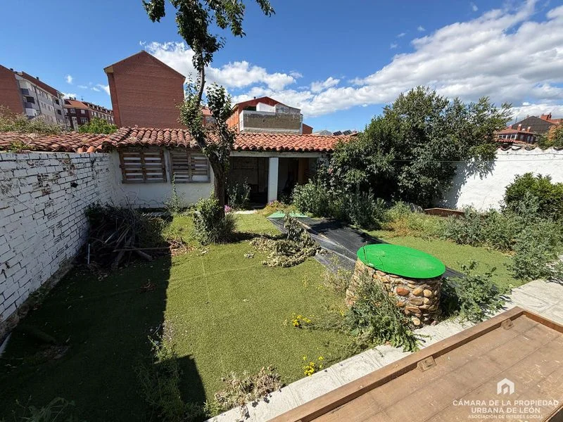 Renovation house in Trobajo, 3 bedrooms