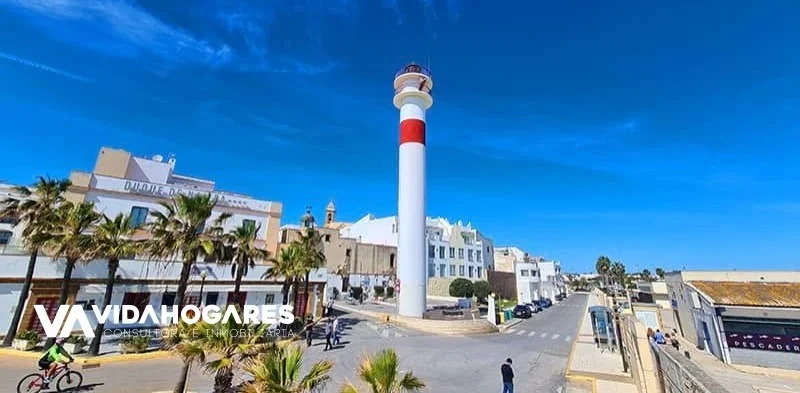 Edificio urbano en Rota, inversión de 10 dormitorios