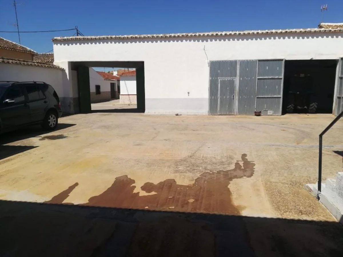 Casa de 3 dormitorios con parcela de 1.000 m²
