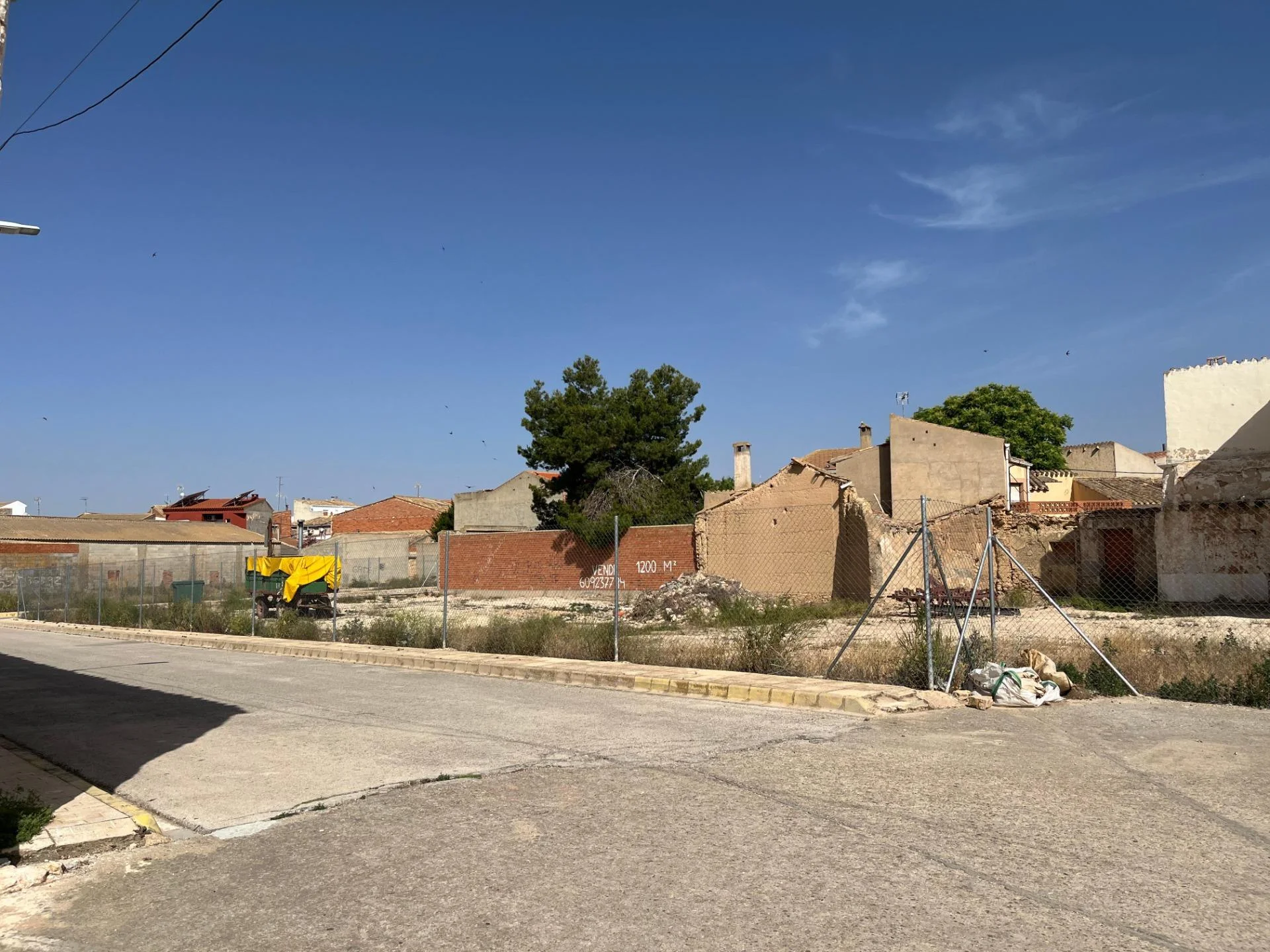 Solar urbano en Barrax, 1.000 m²
