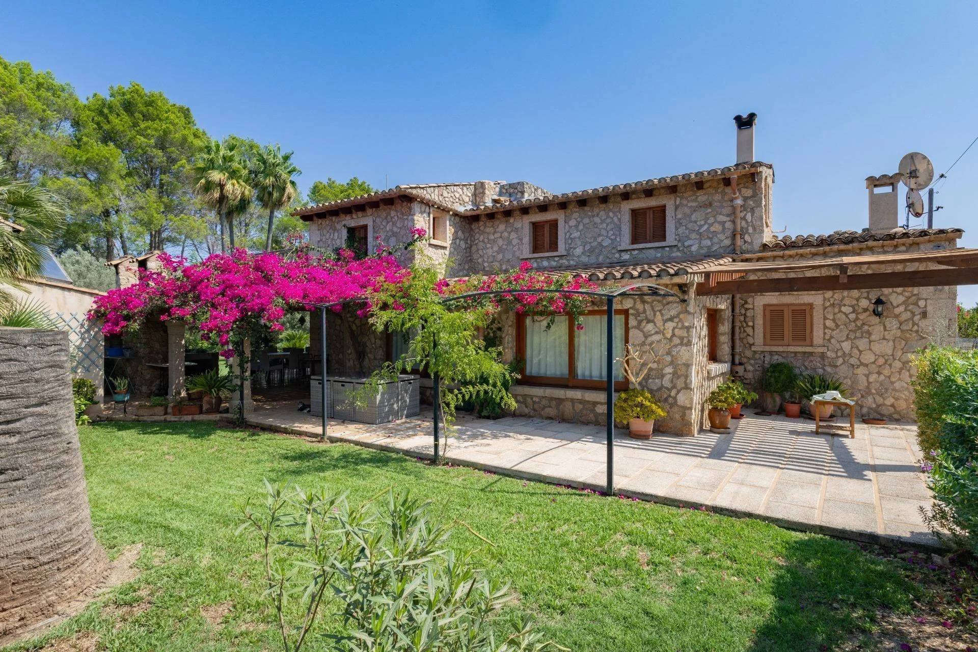 Finca con licencia vacacional cerca de la costa