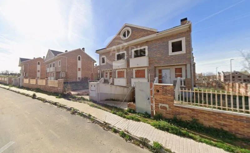 New semi-detached chalet, 4 bedrooms