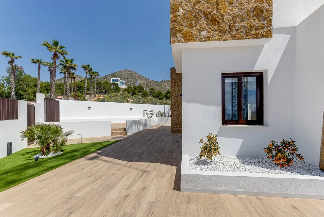 Villa de obra nueva en Finestrat, 4 dormitorios