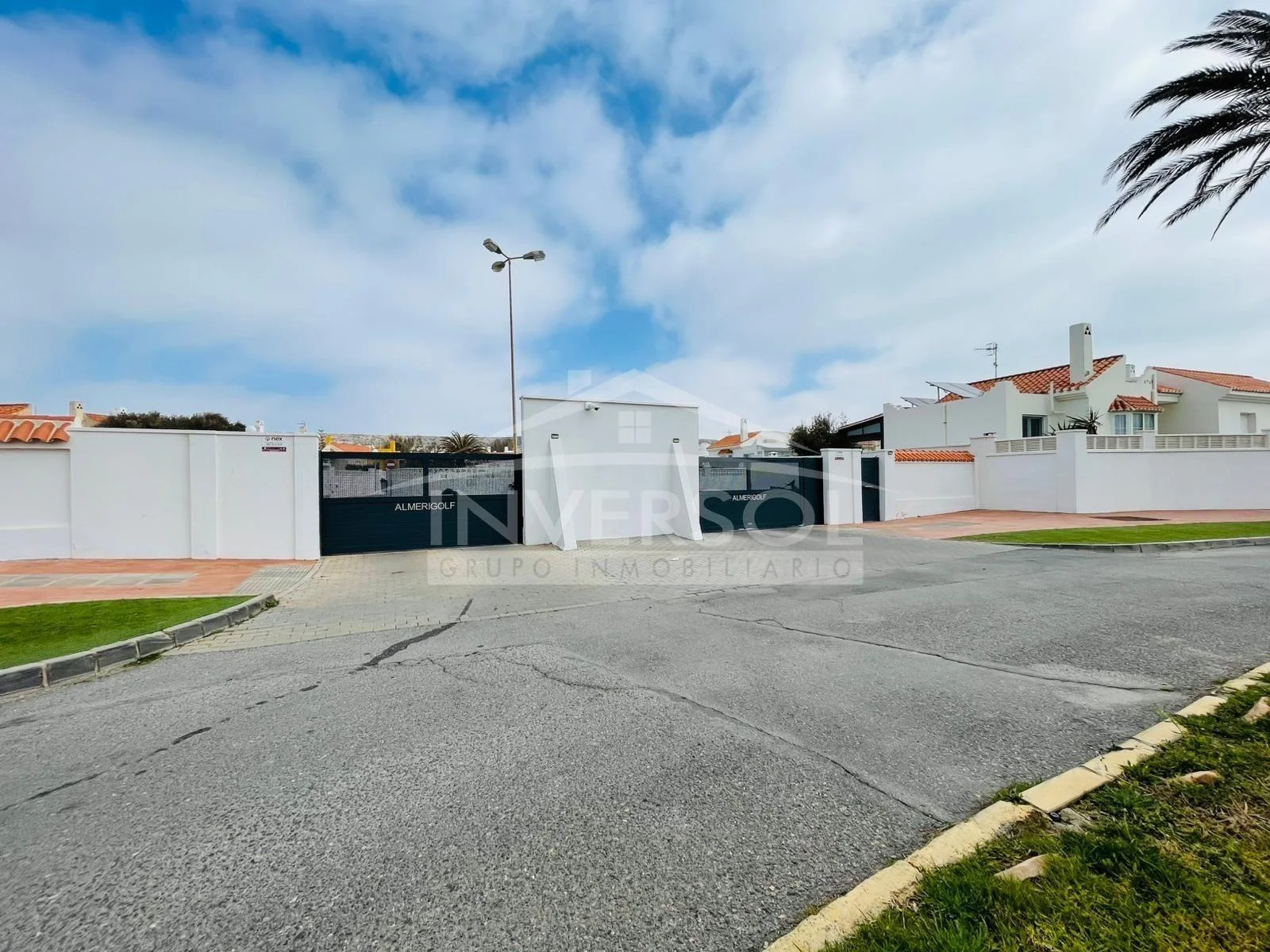 Casa céntrica en Almerimar con cuatro dormitorios