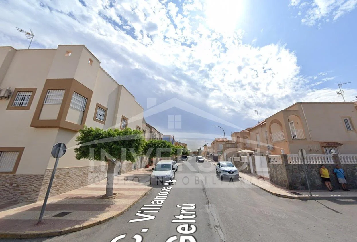 Tenanted Roquetas house, 3 bedrooms