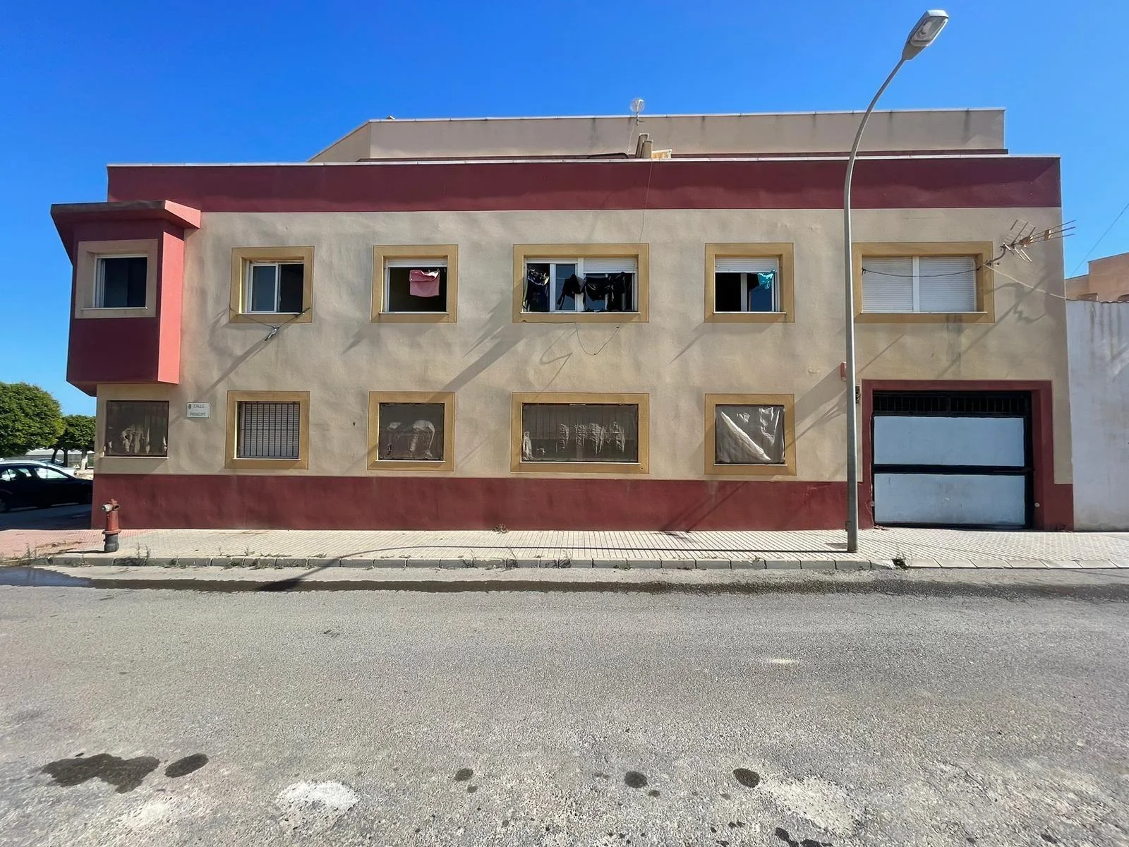 Affordable garage space in Las Norias