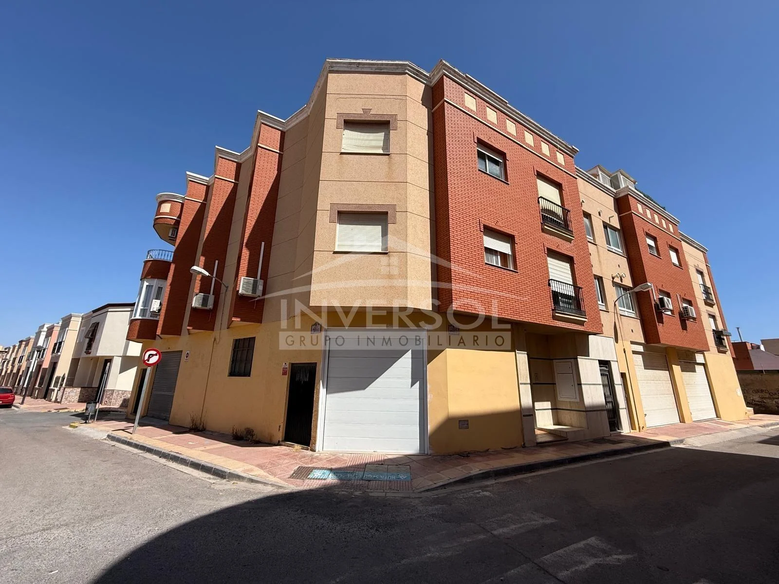 Adra flat to renovate, two bedrooms