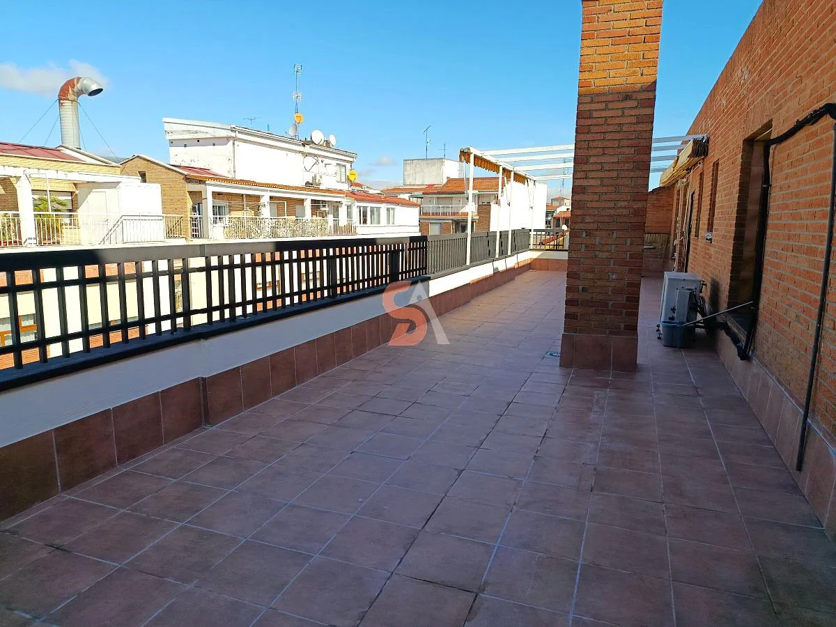 Central Valladolid penthouse with 70m² terrace