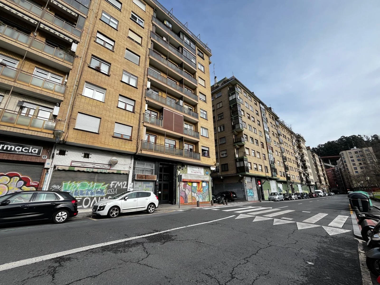 Closed Bilbao garage with storage potential