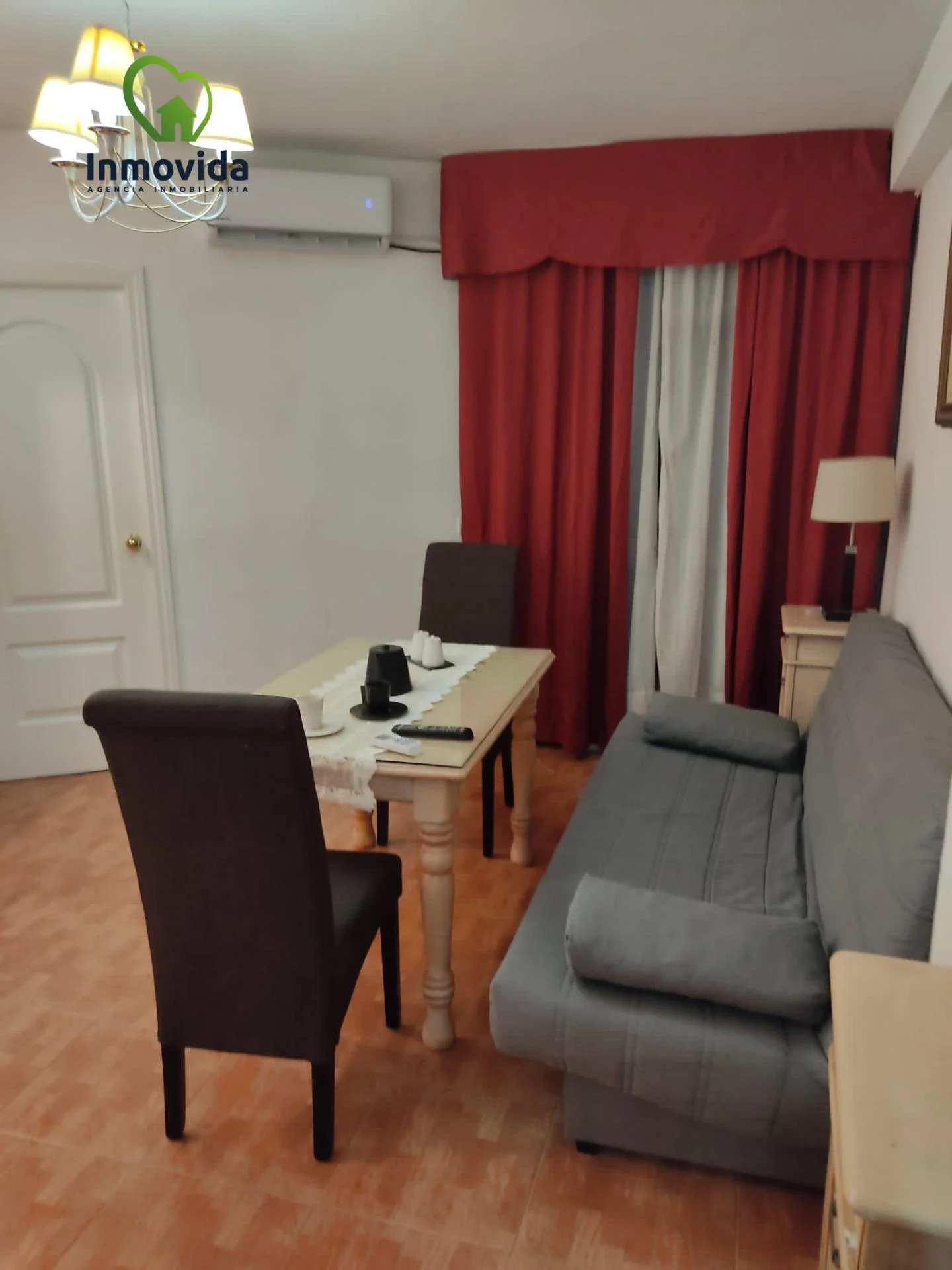 Piso reformado de tres habitaciones en Córdoba