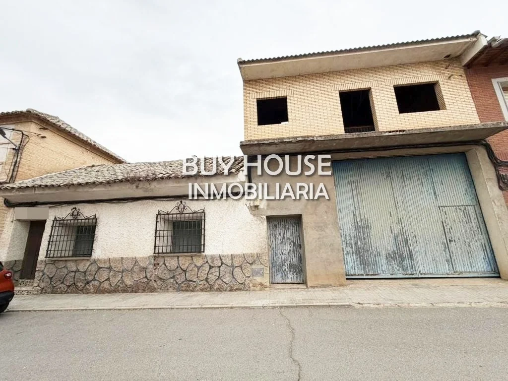 Magán house with warehouse and plot